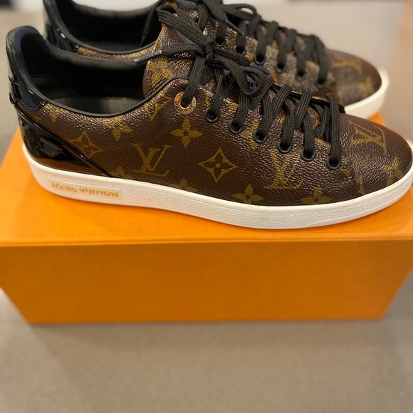 Woman Louis Vuitton Front Row Sneaker - Picture 5 of 9
